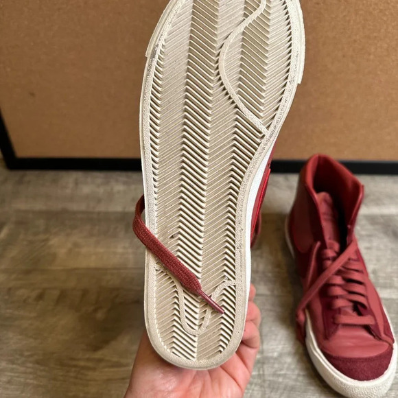 NIKE Red Blazer '77 Vintage Mid Sneakers in Rust / Red Size Women's 7 - Picture 5 of 8